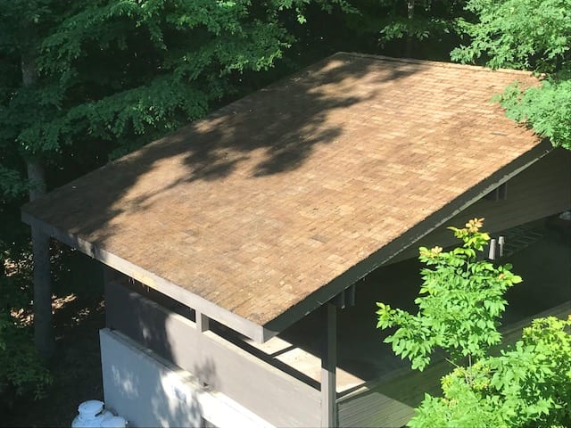 Chappaqua, Bedford Hills residential roof washing, pressure cleaning throughout Westchester, Putnam and Duthess County New York- www.westchesterpowerwashing.com